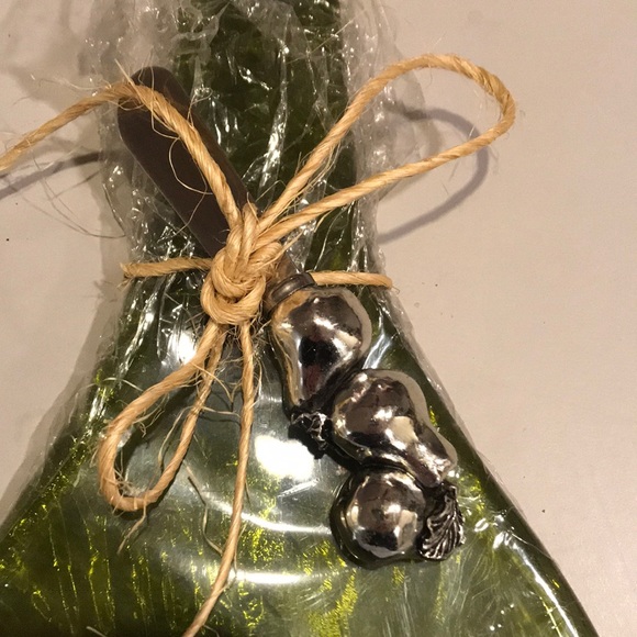 Hand Glass Blown Cheese Platter & Spreader - Picture 3 of 6